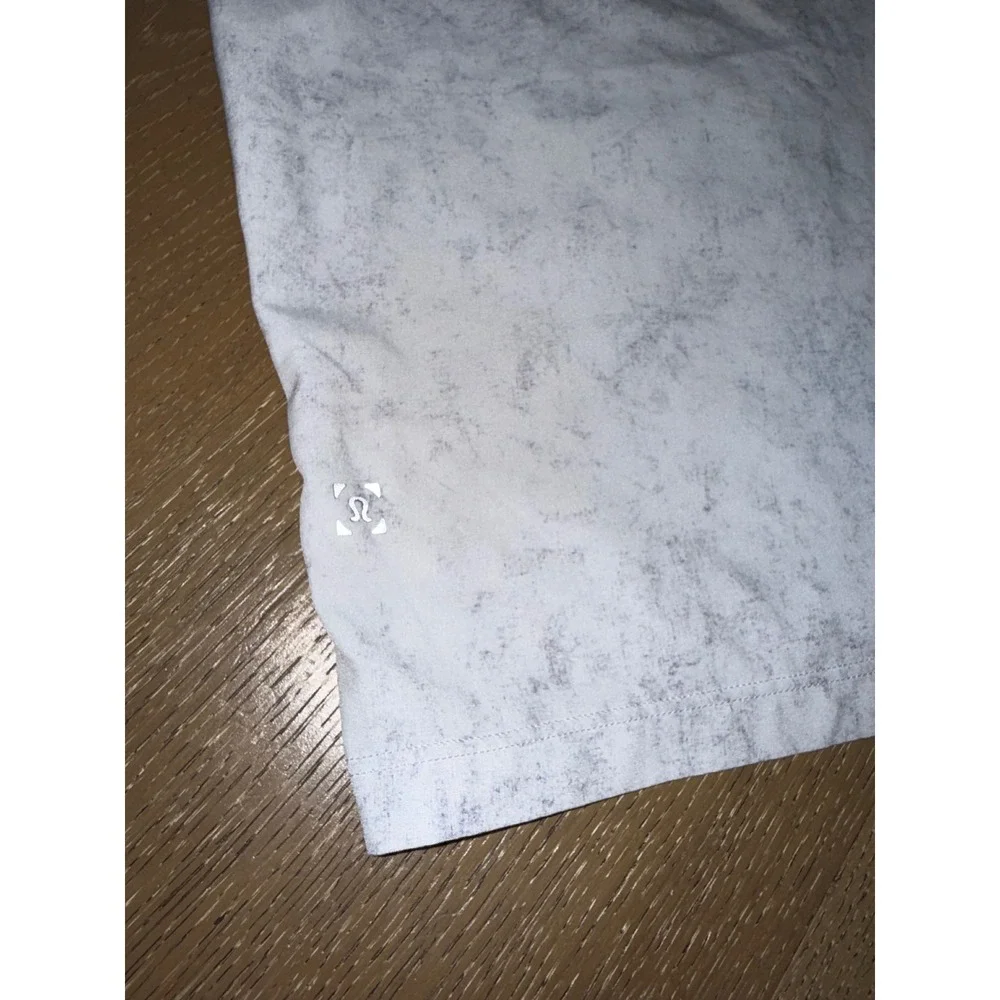 Lululemon Pace Breaker Shorts Mens Large White Grey Marble Print Athletic Run - Picture 2 of 9